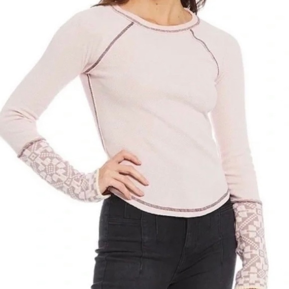 Free People She's Reversible Waffle Knit Nordic Cuff Top in Dreamt Kiss Pink XS - Picture 7 of 14